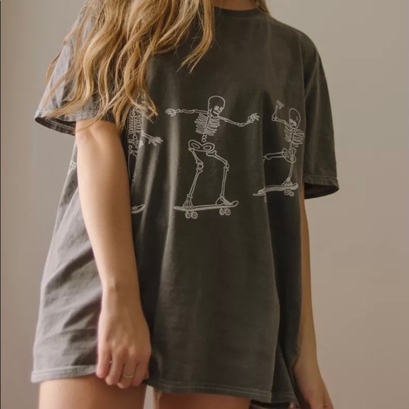 Urban Outfitters Tops - Urban outfitters graphic tee shirt